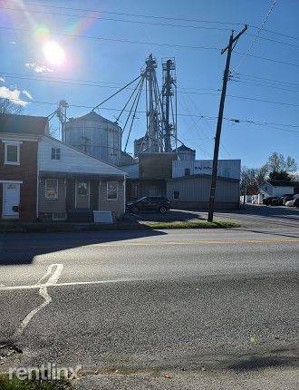 Main picture of 114 W King St