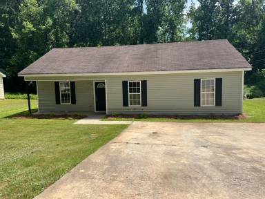 Main picture of 7121 Greenway Cv SW