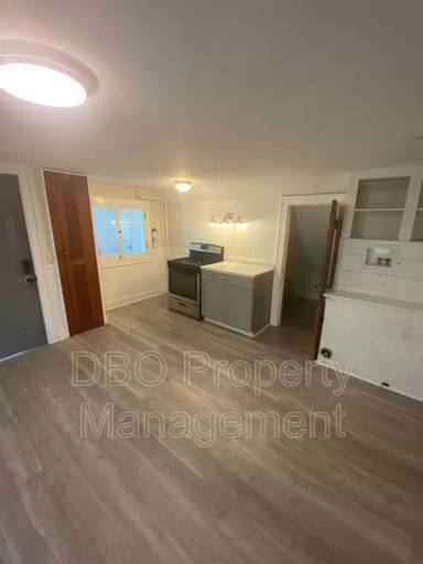 Main picture of 108-110 Broad St Apartments