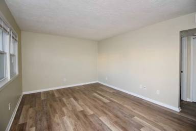 Main picture of 4708 Fury Way