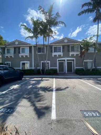 Main picture of 5932 Manchester Way