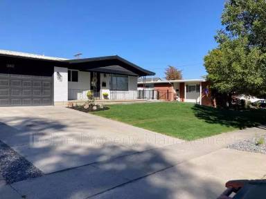 Main picture of 3882 S Lee Maur St