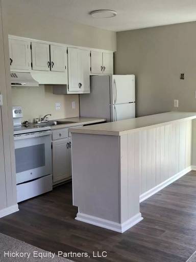 Main picture of 810 10th Street Blvd NW