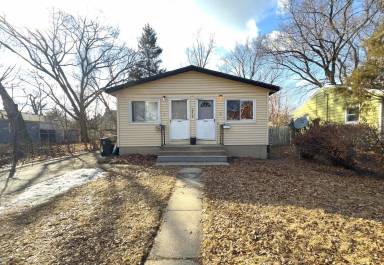 Main picture of 2410 Superior St