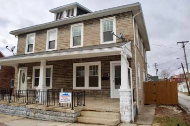 Main picture of 965 E Poplar St
