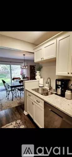 Main picture of 215 Woodbridge Dr
