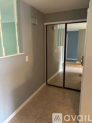 Main picture of 10 Carillon Dr