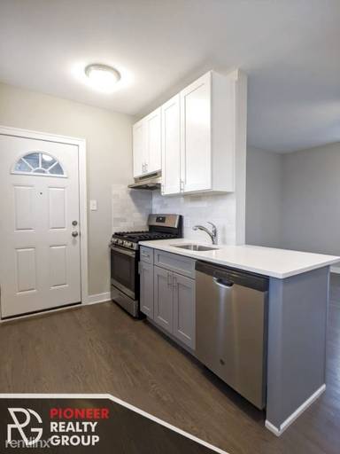 Main picture of 3618 N Marshfield Ave