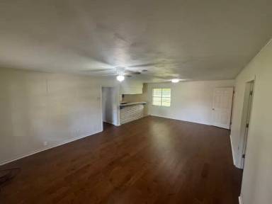 Main picture of 285 9 St