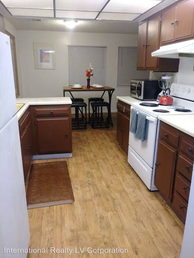 Main picture of 550 Elm Dr