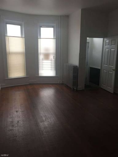 Main picture of 808 Appleton St