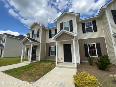 Main picture of 100-106 W Murrow Ln