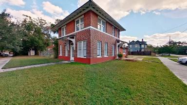 Main picture of 907 Copeland St