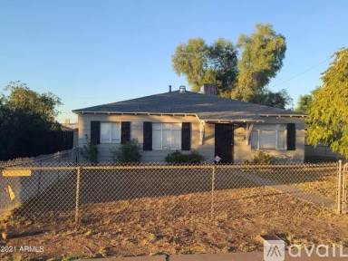 Main picture of 3422 E Taylor St
