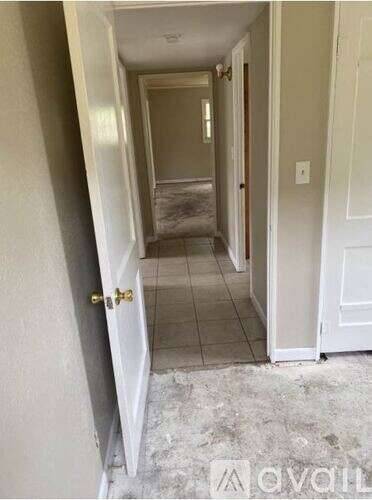 Main picture of 832 W Brons Ave