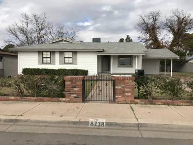Main picture of 8238 W Monroe St