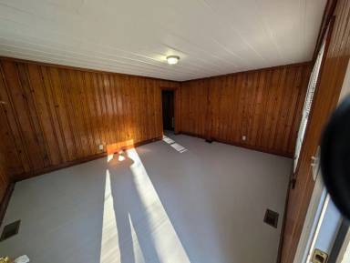 Main picture of 906 College Cir N