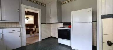 Main picture of 2 1/2 N Helmer Ave