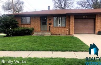 Main picture of 214 Roberts St