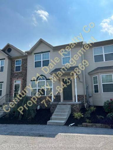 Main picture of 210 Royal Dr