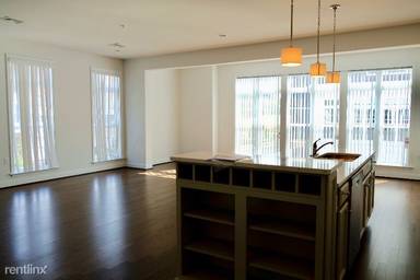 Main picture of 302 Mayer Pl
