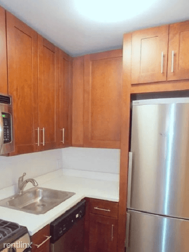 Main picture of 657 2nd Ave