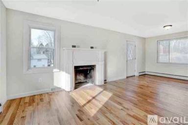 Main picture of 169 French St
