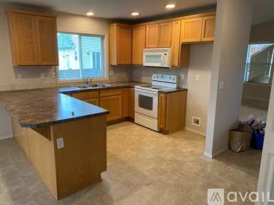 Main picture of 674 Humphrey Pl