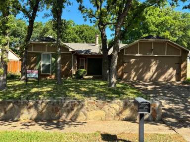 Main picture of 3801 Hackberry Ln