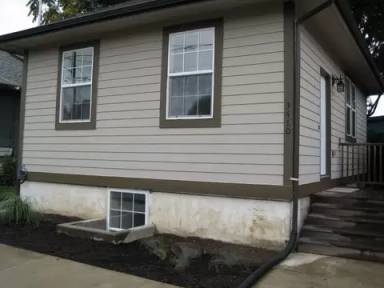 Main picture of 3410 N Gantenbein Ave