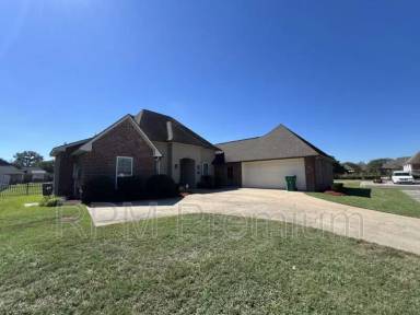 Main picture of 3020 Twin Lakes Ct