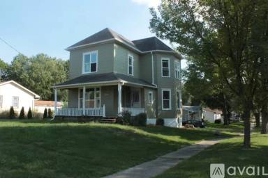 Main picture of 3827 E Douglas Ave