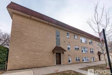 Main picture of 3058 N Kostner Ave