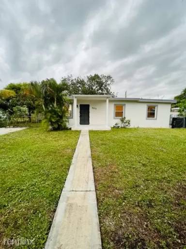 Main picture of 2335 W Bunche Park Dr
