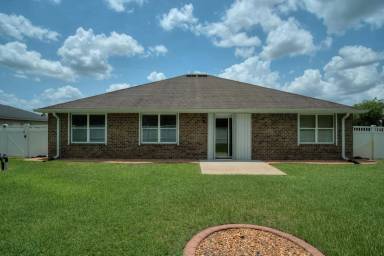 Main picture of 5327 SW 96th Pl