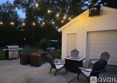 Main picture of 915 Mackow Dr