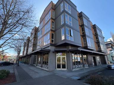 Main picture of 118 NW Jackson Ave