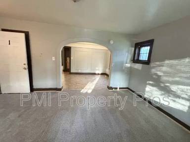 Main picture of 3112 N 38th St