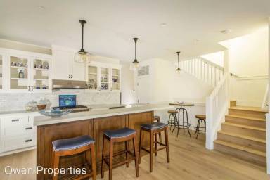 Main picture of 1004 10th St