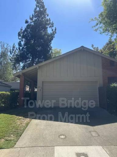 Main picture of 442 Hartnell Pl