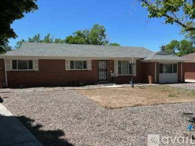Main picture of 565 Galena St