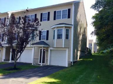 Main picture of 9 Birchbrush Ln