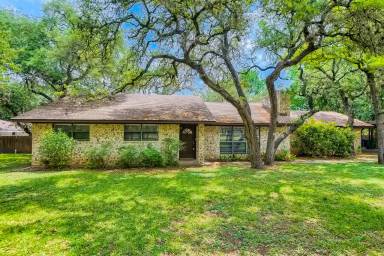 Main picture of 102 Prize Oaks Dr