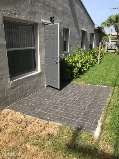 Main picture of 741 Hibiscus Ave