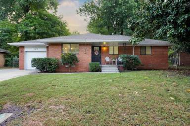 Main picture of 1619 Franklin Dr