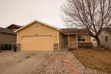 Main picture of 2371 Turquoise St