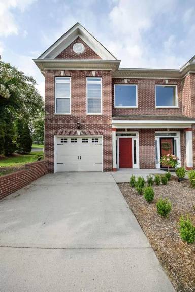 Main picture of 140 Emmyllie Ct NE