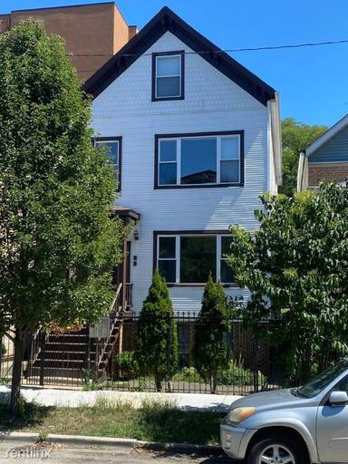 Main picture of 2529 N Ashland Ave