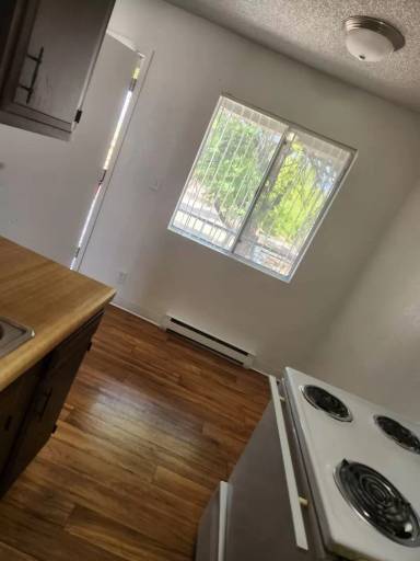 Main picture of 5530 E Bellevue St