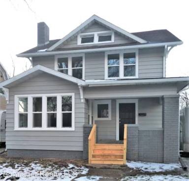Main picture of 2039 Roys Ave